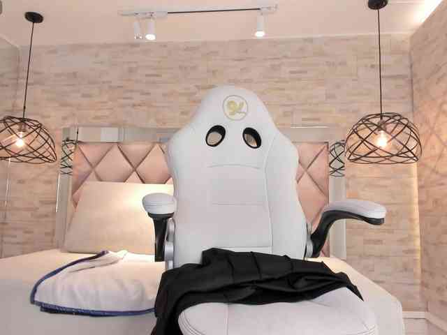 CeleneMidnight webcam