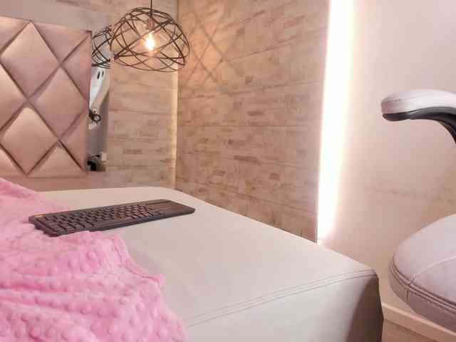 CeleneMidnight webcam