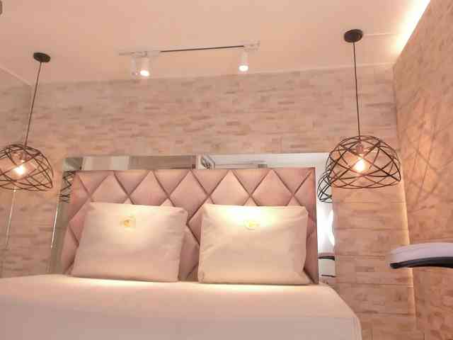 CeleneMidnight webcam