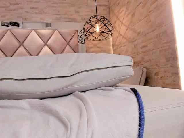 CeleneMidnight webcam