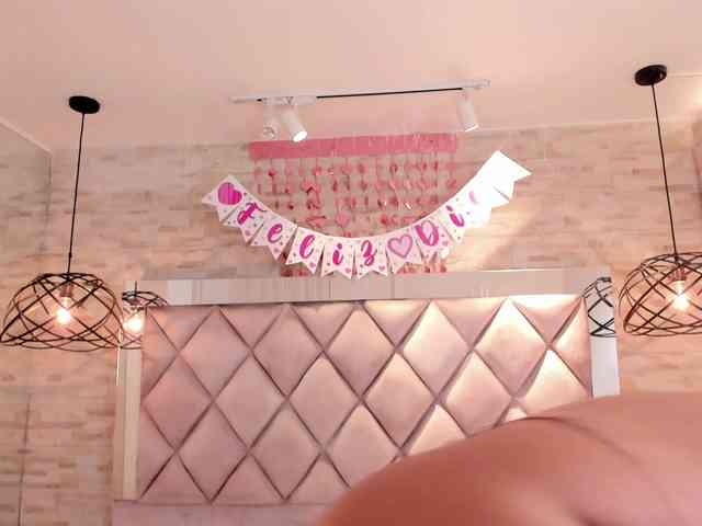 CeleneMidnight webcam