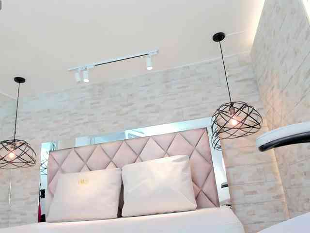 CeleneMidnight webcam