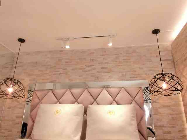 CeleneMidnight webcam