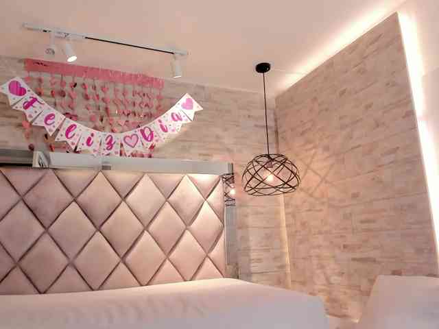 CeleneMidnight webcam