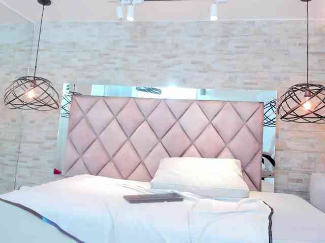 CeleneMidnight webcam