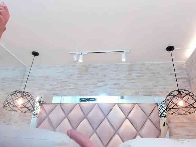 CeleneMidnight webcam