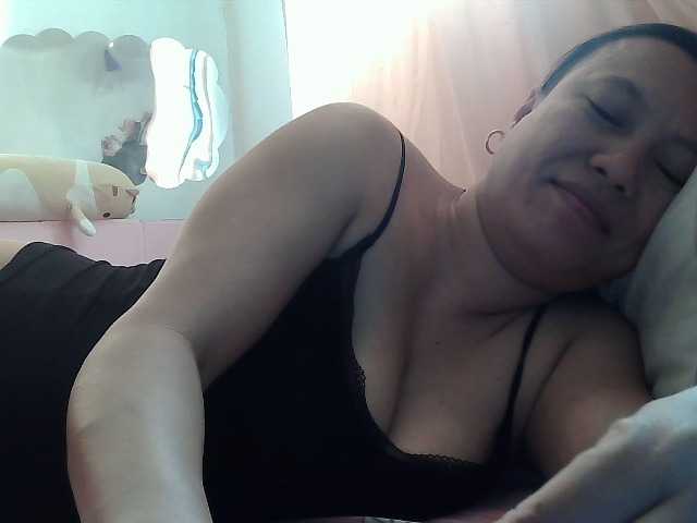 sweetinasia Live Cam on BongaCams