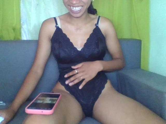 NADIAH's BongaCams show and profile