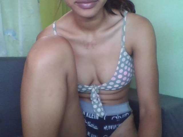 NADIAH's BongaCams show and profile