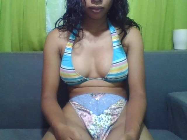 NADIAH's BongaCams show and profile