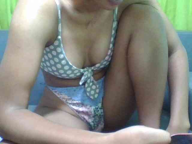 NADIAH Live Webcam on BongaCams