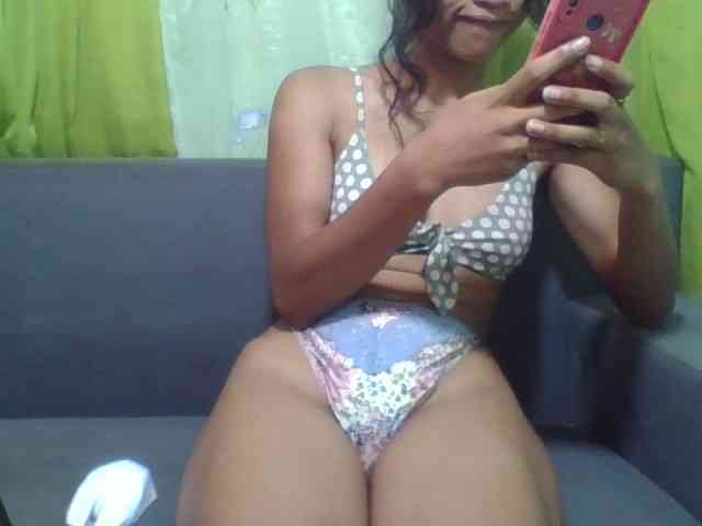 NADIAH Live Webcam on BongaCams