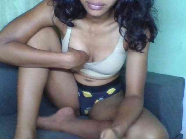 NADIAH Live Webcam on BongaCams