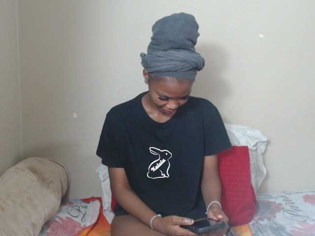  BadGirlMonaa chat room