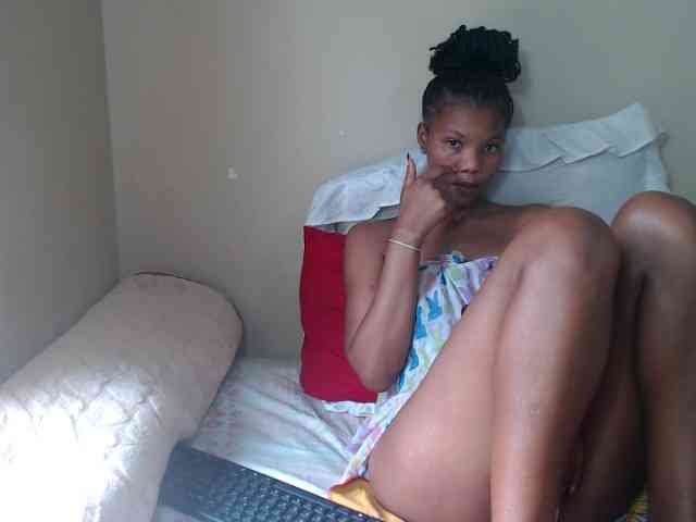 BadGirlMonaa webcam