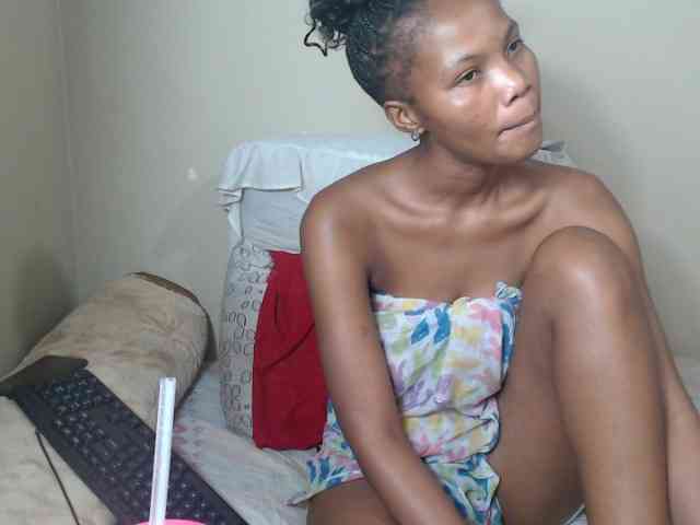 BadGirlMonaa webcam