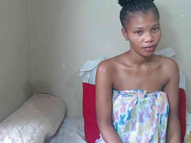 BadGirlMonaa webcam