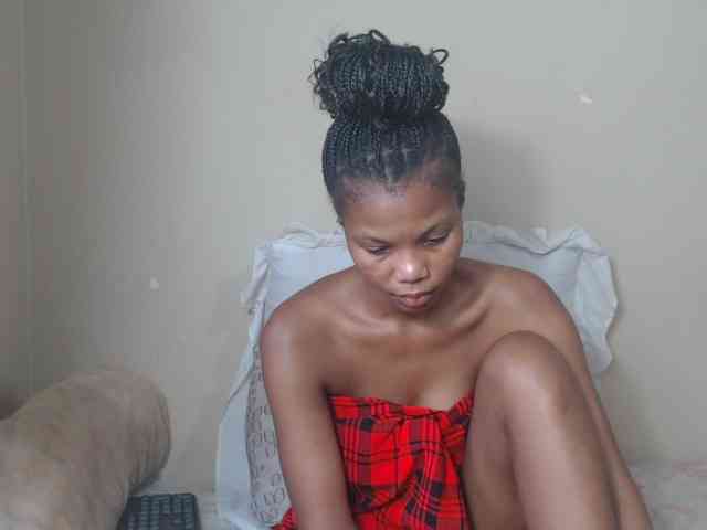 BadGirlMonaa webcam