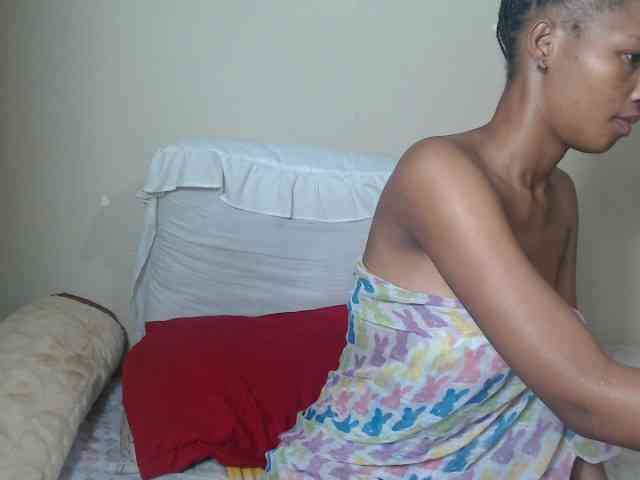 BadGirlMonaa webcam