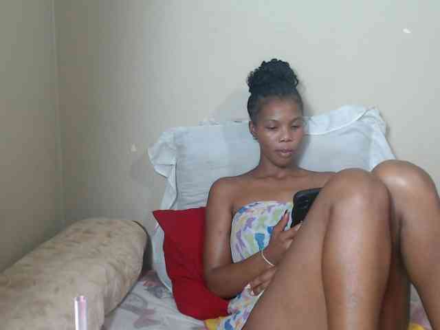 BadGirlMonaa webcam