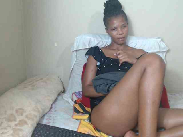 BadGirlMonaa webcam