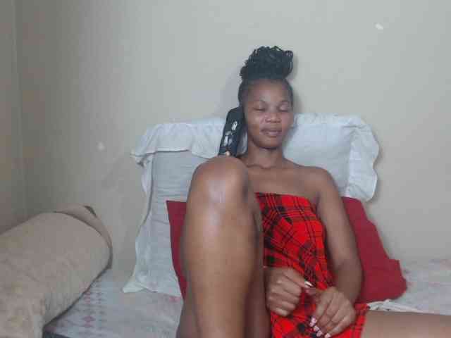 BadGirlMonaa webcam