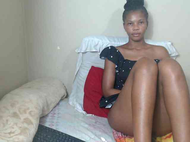 BadGirlMonaa webcam