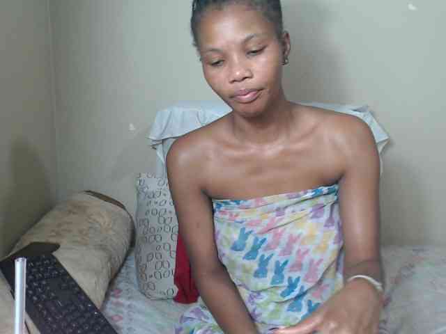 BadGirlMonaa webcam