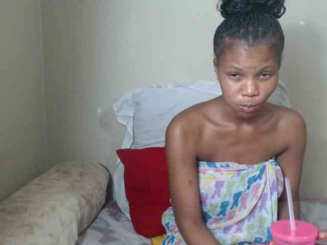 BadGirlMonaa webcam