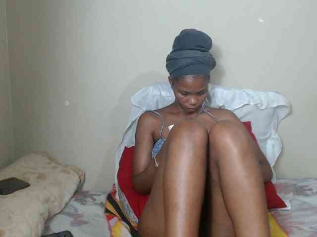 BadGirlMonaa webcam