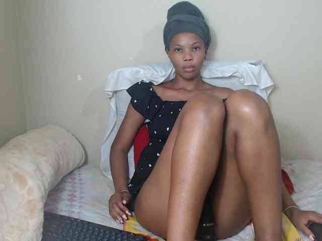 BadGirlMonaa webcam