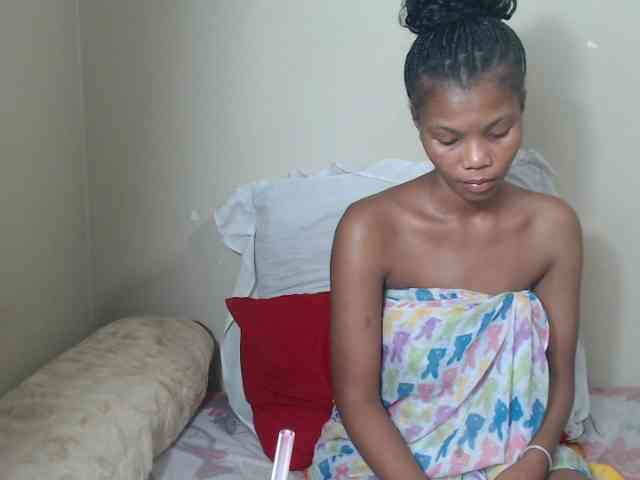 BadGirlMonaa webcam