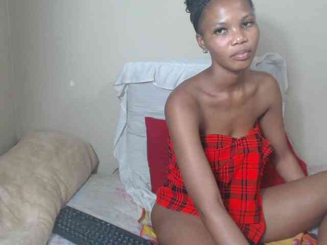 BadGirlMonaa webcam