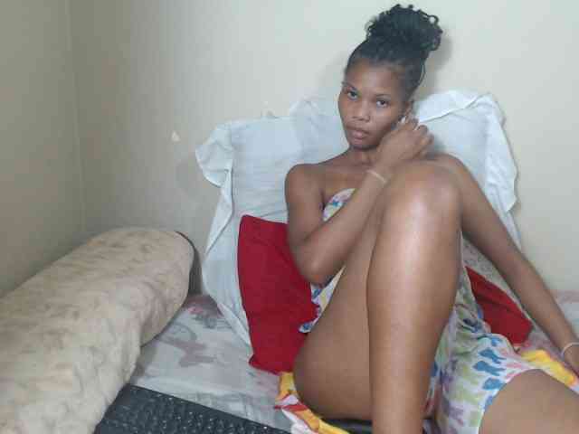BadGirlMonaa webcam