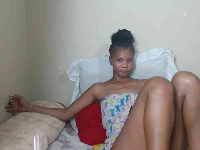 BadGirlMonaa webcam