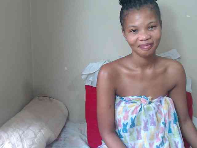 BadGirlMonaa webcam