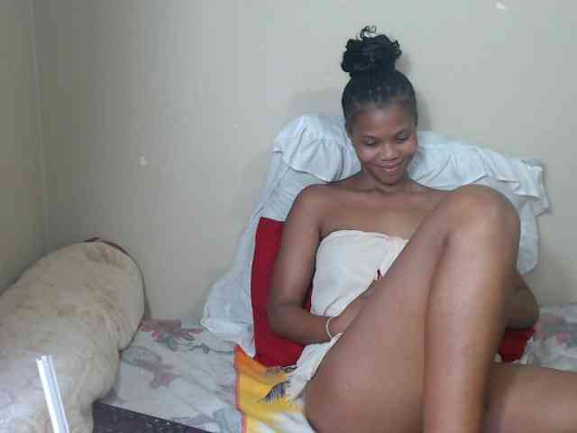 BadGirlMonaa webcam