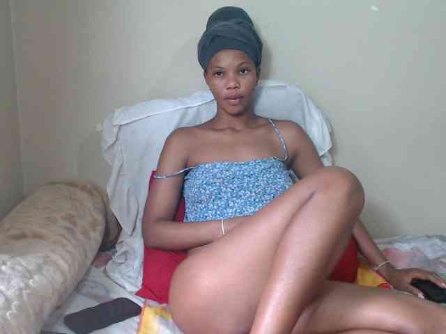 BadGirlMonaa webcam