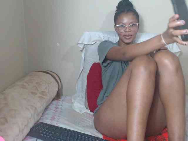 BadGirlMonaa bongacams