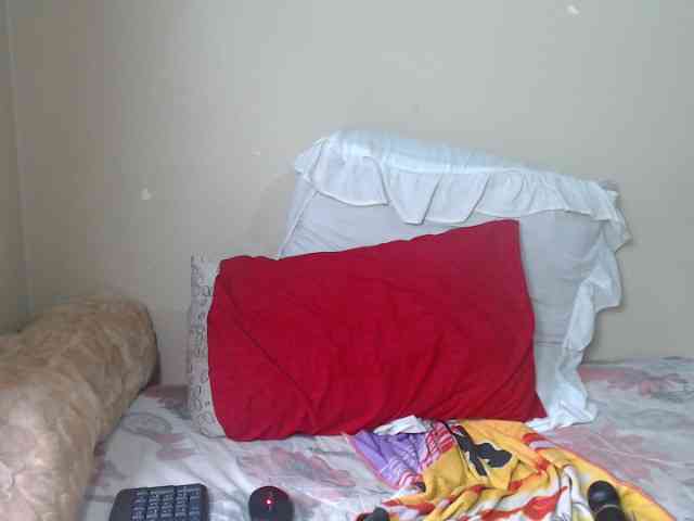 BadGirlMonaa webcam