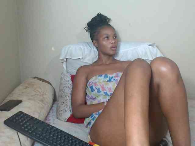 BadGirlMonaa webcam