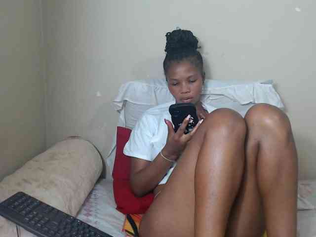 BadGirlMonaa bongacams