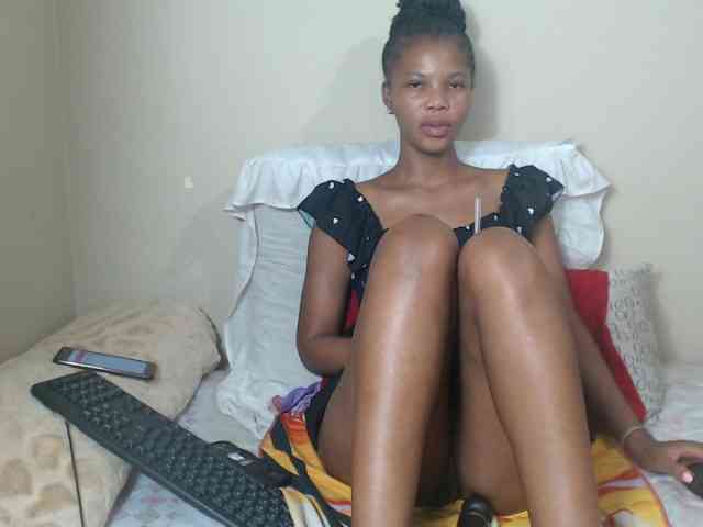 BadGirlMonaa webcam