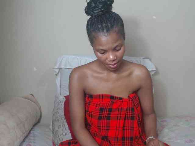 BadGirlMonaa webcam