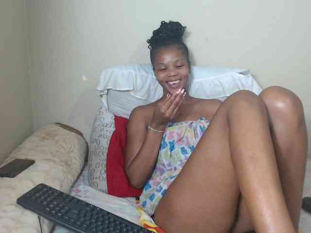 BadGirlMonaa webcam