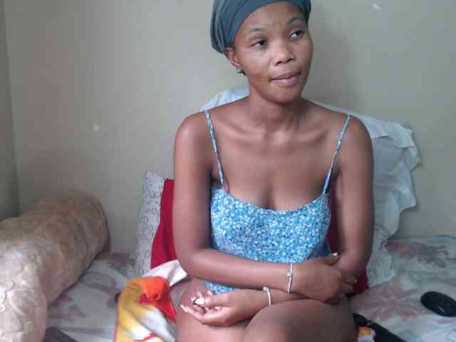 BadGirlMonaa webcam