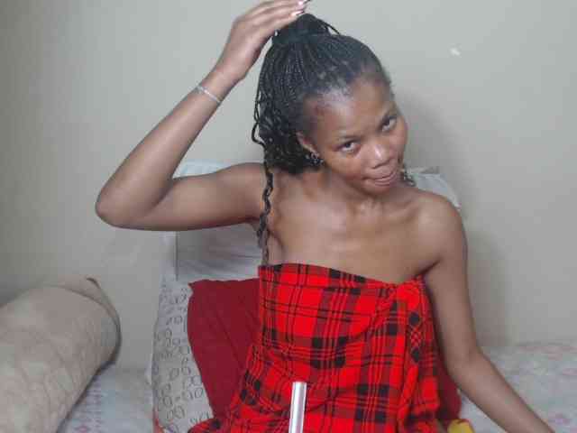 BadGirlMonaa webcam