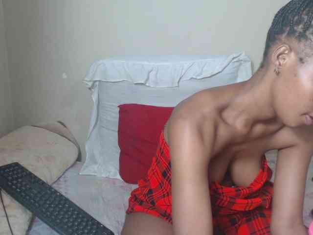 BadGirlMonaa webcam