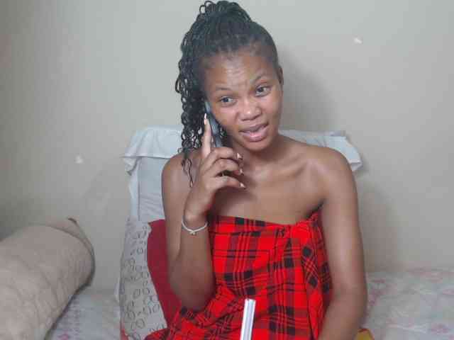 BadGirlMonaa webcam