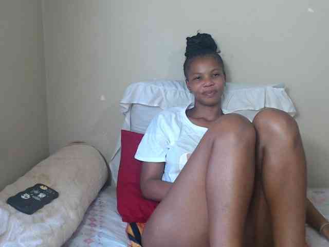 BadGirlMonaa webcam